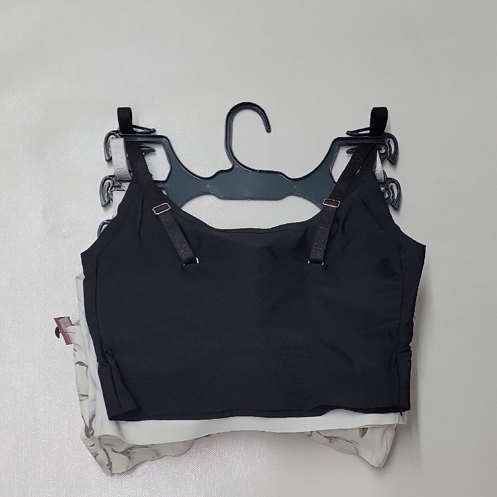 Vince Camuto Black and White Floral Crop Top - Picture 5 of 10